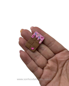 APLIQUE EMBORRACHADO BARRA DE CHOCOLATE COM GRANULADOS COLORIDOS (2 UNIDADES) - comprar online