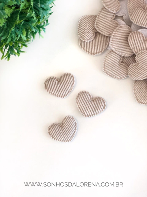 APLIQUE CORAÇÃO EM COTELÊ BEGE COM 02 UNIDADES