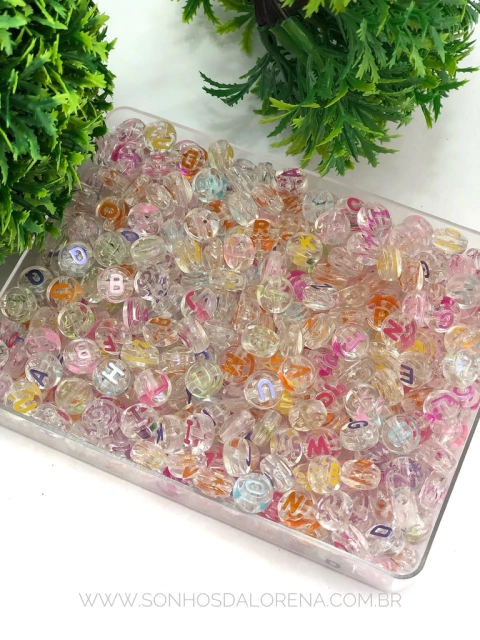 ENTREMEIO ALFABETO LETRAS COLORIDAS E BOLAS TRANSPARENTES DE 10MM COM 20 GRAMAS