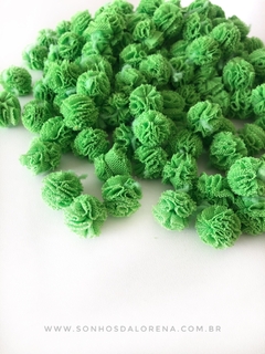 POMPONS DE MALHA 1,5CM VERDE GRAMA (10 UNIDADES)