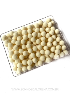 POMPOM DE FIBRA 10MM OFF WHITE PACOTE COM 4 GRAMAS APROX. 50 UNIDADES