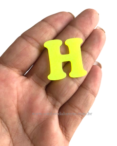 APLIQUE ACRILICO LETRA "H" AMARELO NEON 2,5CM X 2,5CM UNIDADE - comprar online
