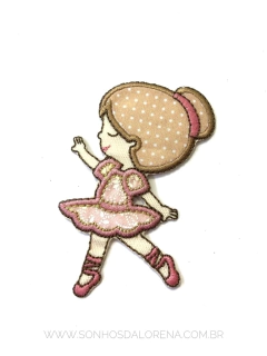 APLIQUE TERMOCOLANTE BAILARINA COM ROUPA ESTAMPADA TAM P 5,5X8CM UNIDADE - Sonhos da Lorena