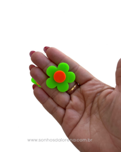 APLIQUE ACRILICO FLOR VERDE NEON COM LARANJA 3,5CM ( 2 UNIDADES) - comprar online
