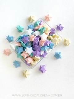 PINGENTES DE ESTRELAS COLORIDAS COM 10 GRAMAS