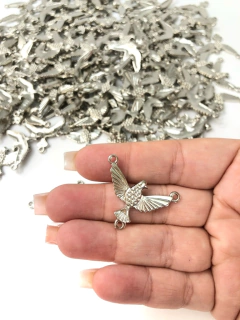 ENTREMEIO DIVINO G PRATA COM DUAS 2 UNIDADES 3,3X2,3CM CODIGO 210 na internet