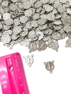 ENTREMEIO MEDALHA DE SÃO BENTO PRATA KIT COM 02 UNIDADES 1,7CM CODIGO207 na internet