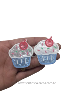 APLIQUES DE RESINA CUPCAKE COM CEREJA PEROLIZADO 4CM (2 UNIDADES) - comprar online