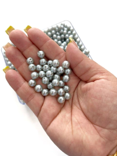 PEROLA EM ABS CINZA PRATEADA 8MM COM 30 GRAMAS - comprar online