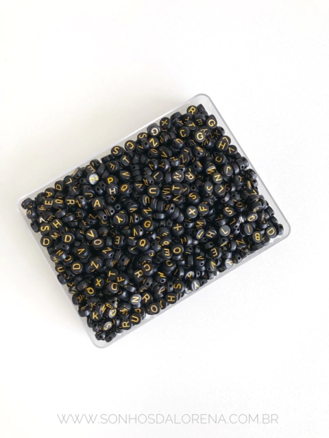 ENTREMEIO REDONDO ALFABETO PRETO COM LETRAS DOURADAS 30 GRAMAS