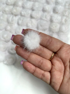 POMPONS ACHATADINHOS DE PELUCIA 2,5 BRANCO 2 UNIDADES - comprar online
