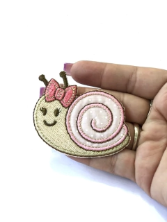 APLIQUE TERMOCOLANTE CARACOL ROSA TAM P 5,5X6CM UNIDADE - loja online