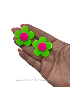 APLIQUE ACRILICO FLOR VERDE NEON COM ROSA 3,5CM ( 2 UNIDADES) - Sonhos da Lorena