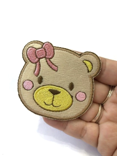 APLIQUE TERMOCOLANTE URSO ROSTINHOCOM LAÇO ROSA TAM P 5X7CM UNIDADE - loja online