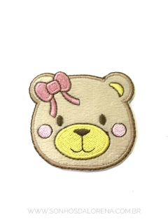 APLIQUE TERMOCOLANTE URSO ROSTINHOCOM LAÇO ROSA TAM P 5X7CM UNIDADE - Sonhos da Lorena