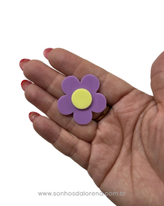 APLIQUE ACRILICO FLOR LILAS COM AMARELO 3,5CM ( 2 UNIDADES) - Sonhos da Lorena
