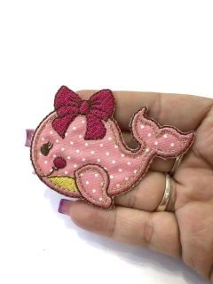 APLIQUE TERMOCOLANTE BALEIA ROSA TAM P 5X6 CM UNIDADE - comprar online