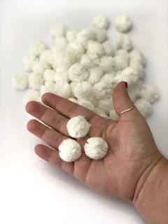 POMPONS DE MALHA 2,5CM BRANCO (10 UNIDADES) na internet