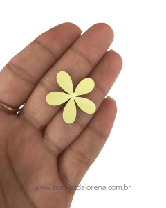 APLIQUE DE FLOR EM LONITA VERNIZ M SICILIANO 2,5 CM COM 05 UNIDADES - Sonhos da Lorena