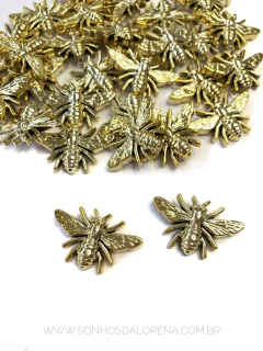 VESPA APLIQUE DE GRIFE DOURADO 3CM COM 2 UNIDADES