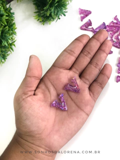 APLIQUE DE RESINA LETRAS V ROXO COM CONFETES KIT COM 2 UNIDADES - comprar online