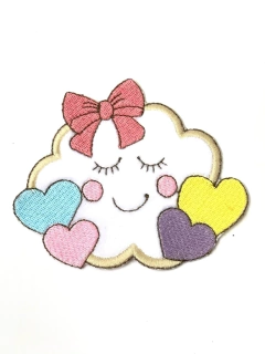 APLIQUE TERMOCOLANTE NUVEM COM CORAÇÕES DOS LADOS TAM G 9X10,5 UNIDADE - Sonhos da Lorena