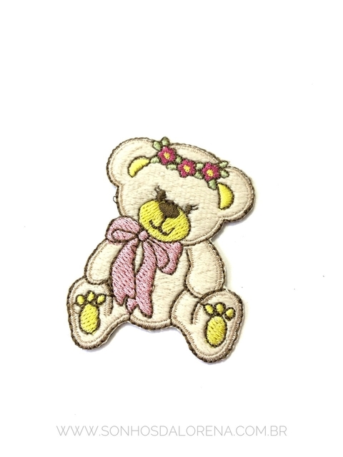 APLIQUE TERMOCOLANTE URSO COM COROA DE FLORES TAM P 5X7CM UNIDADE