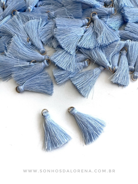 TASSEL AZUL BEBÊ COM ARGOLA DOURADA DE 3CM KIT COM 2 UNIDADES