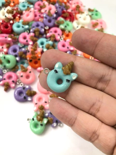 PINGENTE DONULTS UNICÓRNIO 02 UNIDADES CORES DIVERSAS na internet