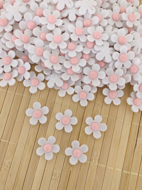 ENTREMEIO PLÁSTICO FLOR BRANCA COM MIOLO ROSA 5 UNIDADES