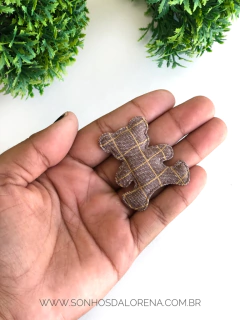 APLIQUE ALMOFADADO URSO MARROM COM LISTRAS MARROM CLARO 5CM 2 UNIDADES - comprar online
