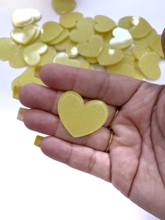 APLIQUE ACRÍLICO CORAÇÃO GLITER FINO G AMARELO VANILA 2 UNIDADES - comprar online