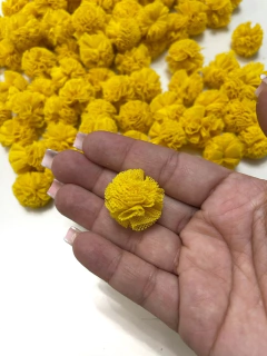 POMPONS DE MALHA 2,5CM AMARELO CANARIO (10 UNIDADES) - Sonhos da Lorena