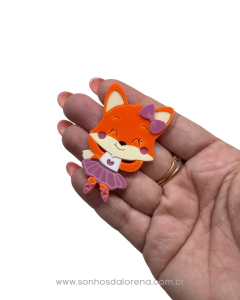 APLIQUE ACRILICO RAPOSINHA DO BALÉ CURVADA 6 X 4 CM (2 UNIDADES) - comprar online