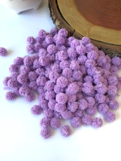 POMPONS DE MALHA 1,5CM LILÁS (10 UNIDADES)
