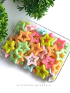 ENTREMEIO ESTRELAS VAZADAS COLORIDAS COM 30 GRAMAS APROX. 22 UNIDADES