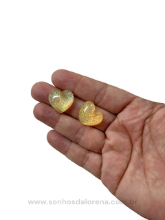 APLIQUE CORAÇÃO TRANSLUCIDO COM GLITER (AMARELO BEBE) (2 UNIDADES) - comprar online