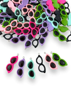 PINGENTE DE RESINA OCULOS COM 05 UNIDADES