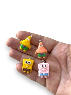 PINGENTE DE RESINA BOB ESPOJA E PATRICK COM 05 UNIDADES - comprar online