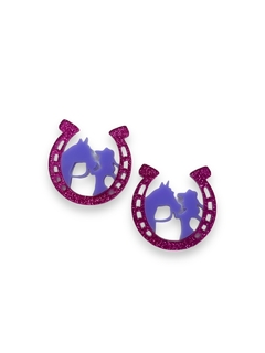 APLIQUE ACRILICO FERRADURA GLITTER COM LILAS COM 2 UNIDADES