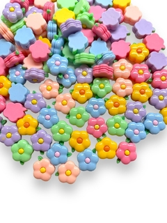 MIX APLIQUES EM RESINA MINI FLOR CINCO PETALAS (5 UNIDADES) na internet