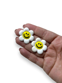 Imagem do APLIQUE EMBORRACHADO FLOR EMOJI BRANCO 3CM (2 UNIDADES)