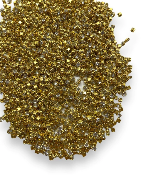STRASS DE COSTURA DOURADO SS16 3MM COM 10 GRAMAS