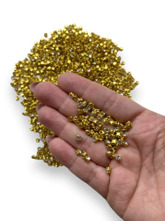 STRASS DE COSTURA DOURADO SS16 3MM COM 10 GRAMAS - comprar online