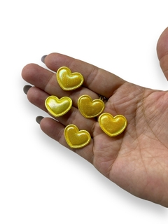 APLIQUE CORAÇÃO METALIZADO HOLOGRAFICO AMARELO 2CM (10 UNIDADES) - comprar online