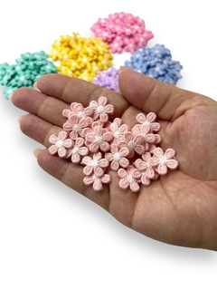 Imagem do APLIQUE MINI FLOR BORDADA 1,5CM COM 5 UNIDADES