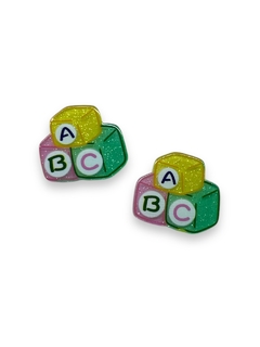 APLIQUE ACRILICO TRIO CUBO ABC 2CM CORES CANDY (2 UNIDADES)