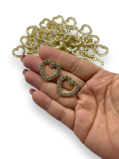 APLIQUE CHATON CORAÇÃO VAZADO STRASS (2 UNIDADES) - comprar online