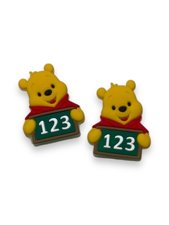 APLIQUE EMBORRACHADO ESCOLAR URSINHO POOH 3CM (2 UNIDADES) na internet