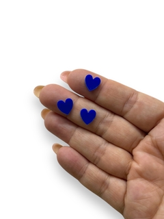 APLIQUE MINI CORAÇÃO EM ACRILICO AZUL ROYAL 1CM (10 UNIDADES) na internet